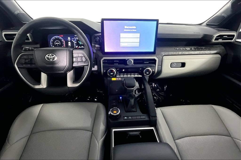 Used 2025 Toyota Tacoma Limited AWD/4WD image 15