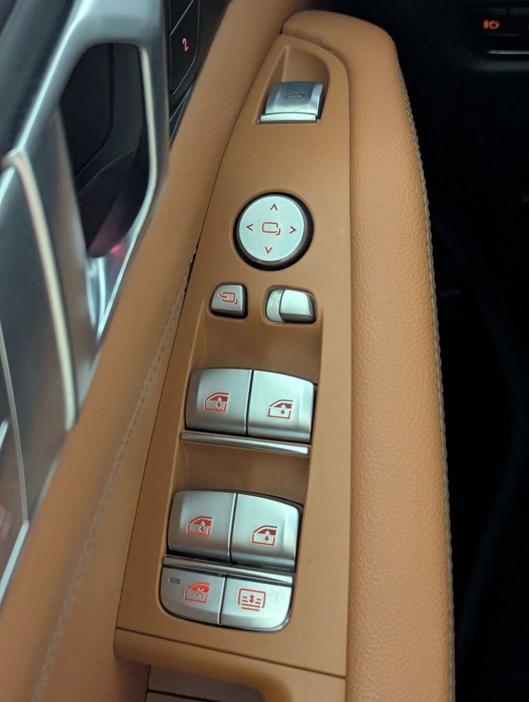 Used 2021 BMW X7 M50i image 87