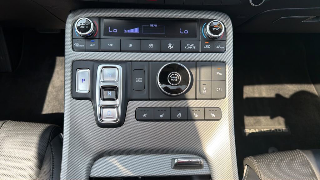 Used 2023 Hyundai Palisade SEL w/ Premium Package image 29