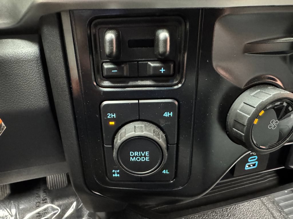 Used 2025 Ford F350 XL AWD/4WD image 22