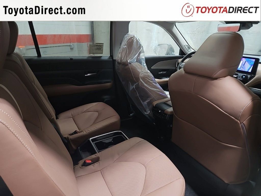 New 2026 Toyota Grand Highlander Platinum image 24