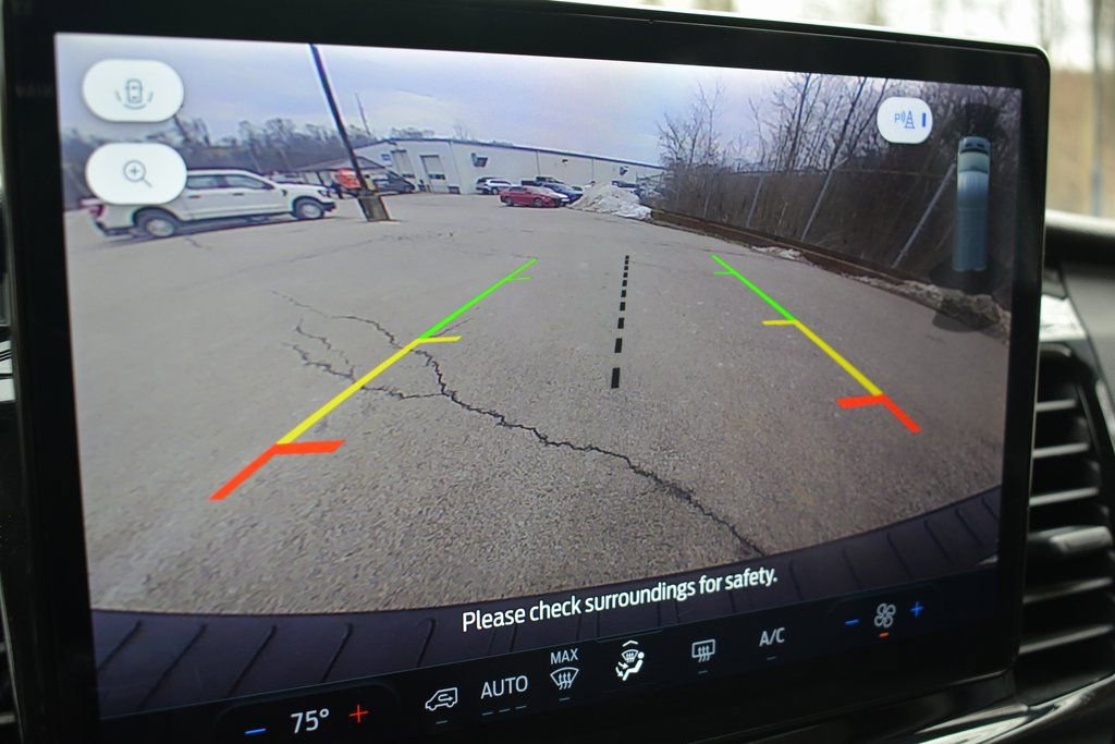 Used 2023 Ford Transit 350 XLT image 16