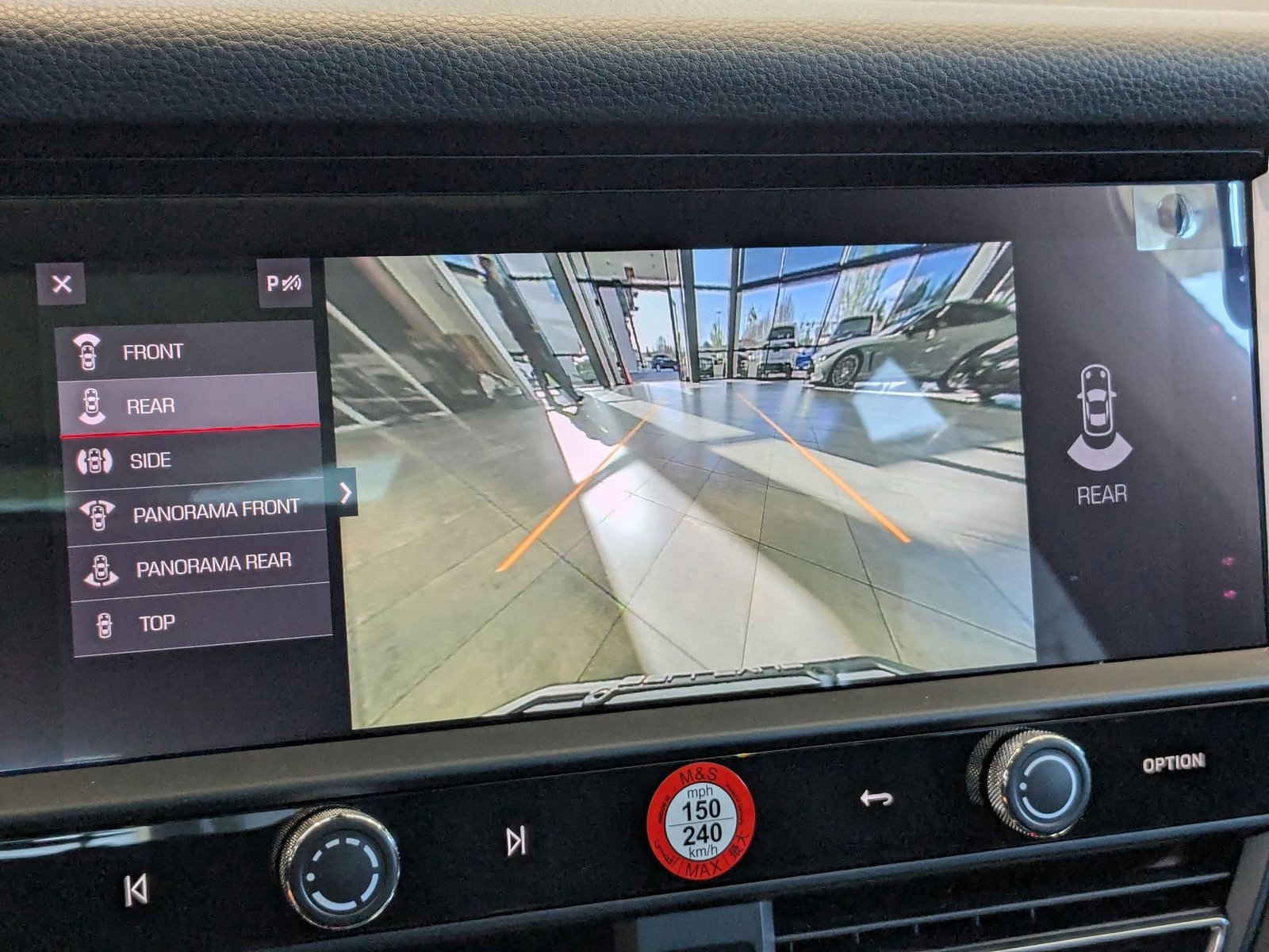 Used 2025 Porsche Macan image 18