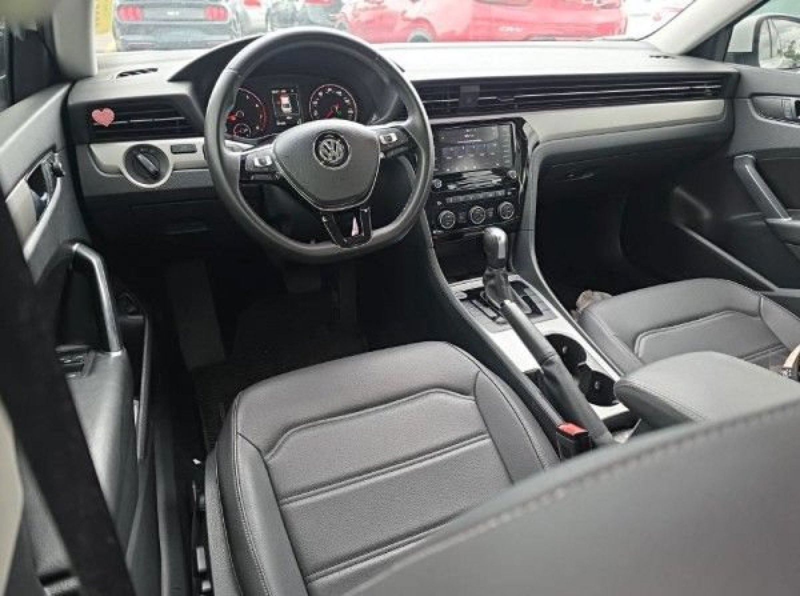 Used 2021 Volkswagen Passat 2.0T SE FWD image 14