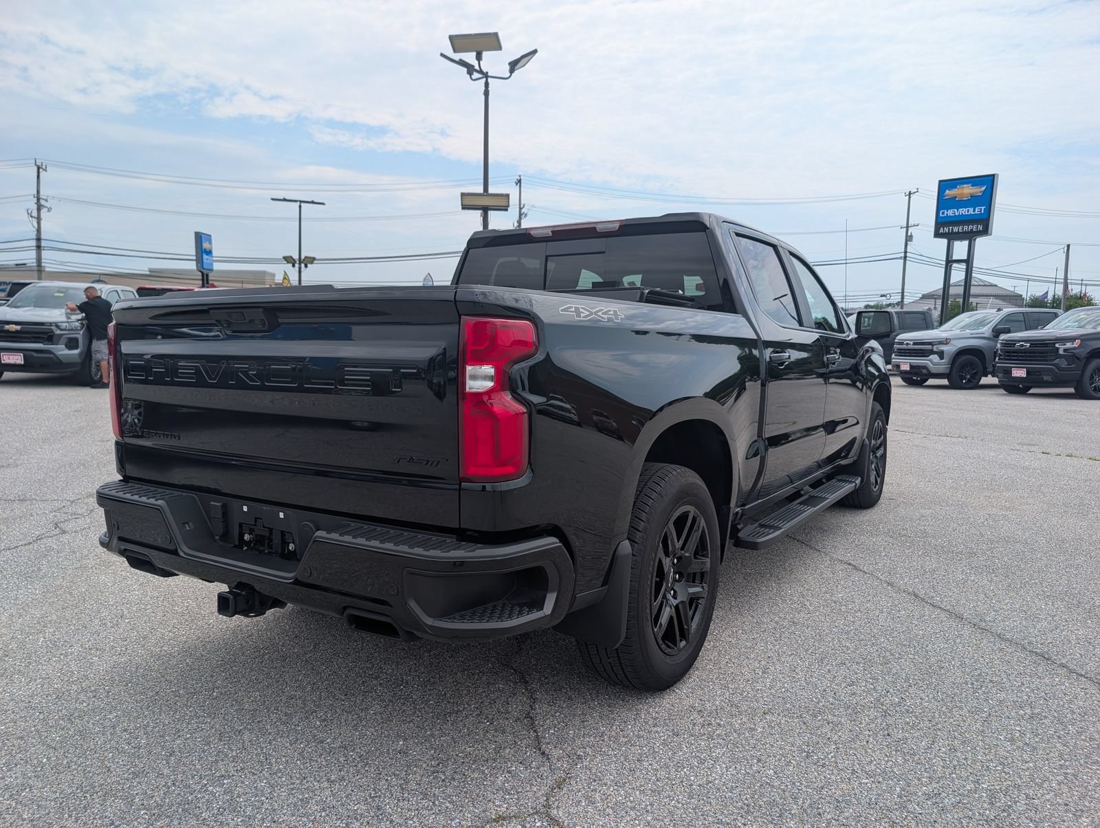 Used 2024 Chevrolet Silverado 1500 RST w/ Convenience Package II AWD/4WD image 3