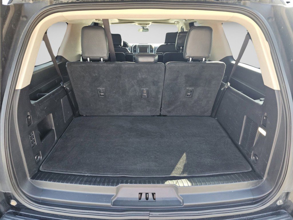Used 2018 Ford Expedition Max Platinum AWD/4WD image 27