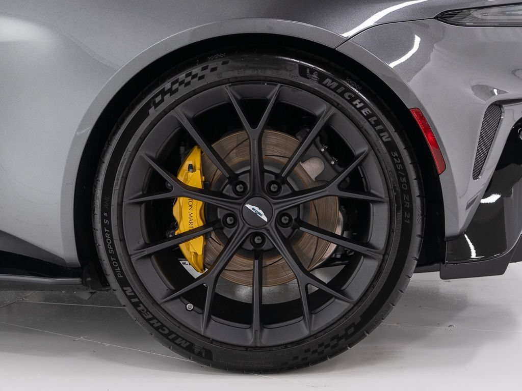 Used 2026 Aston Martin V8 Vantage Coupe RWD image 34