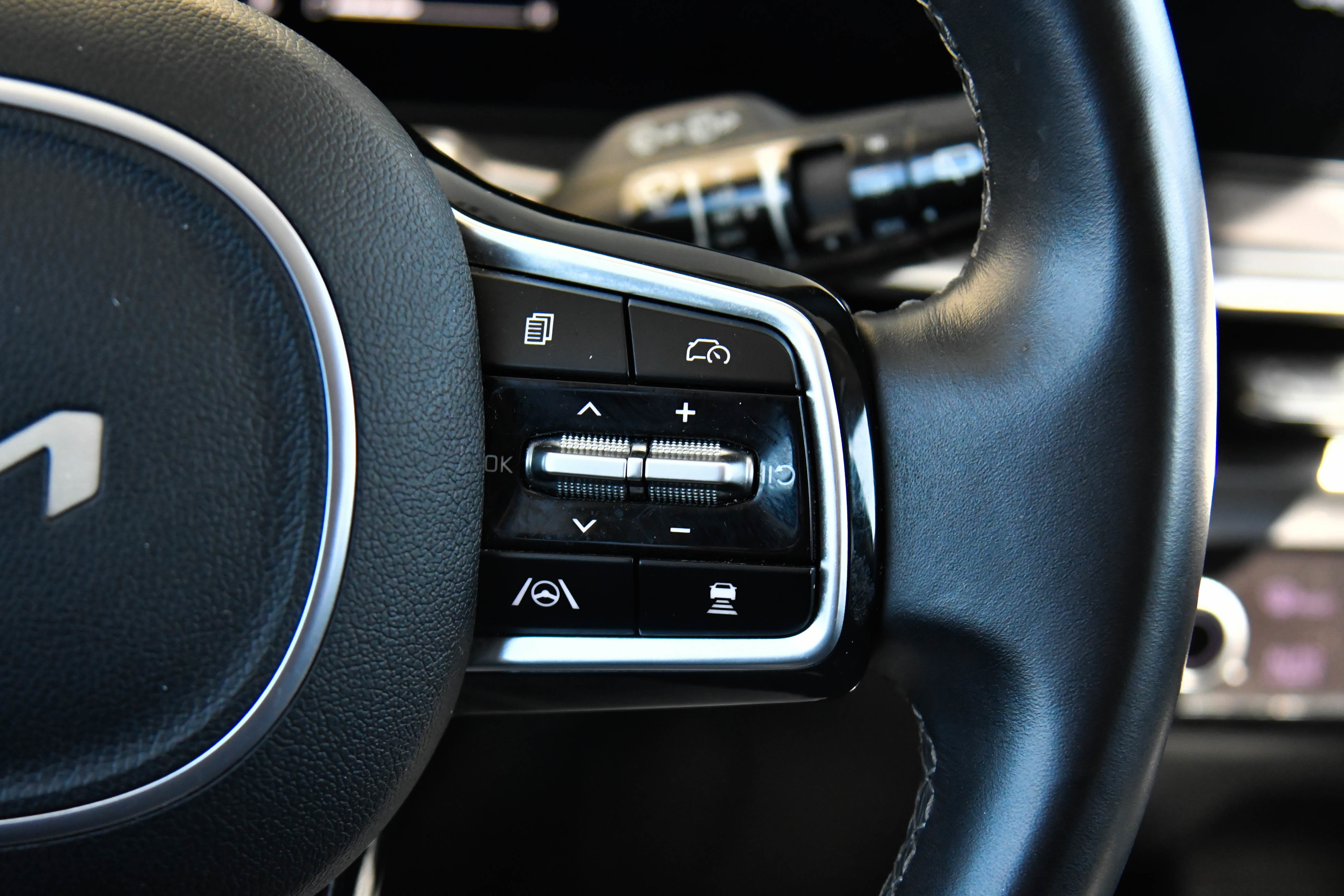 Used 2024 Kia Sorento S image 34