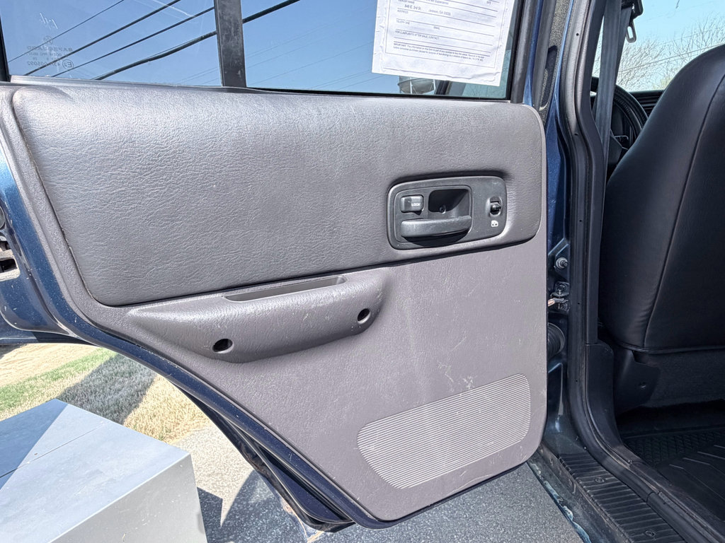 Used 2000 Jeep Cherokee Classic image 24