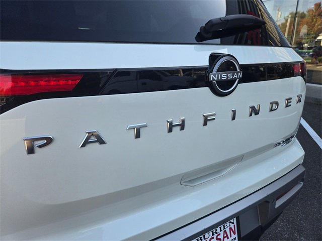 Used 2023 Nissan Pathfinder Platinum image 13