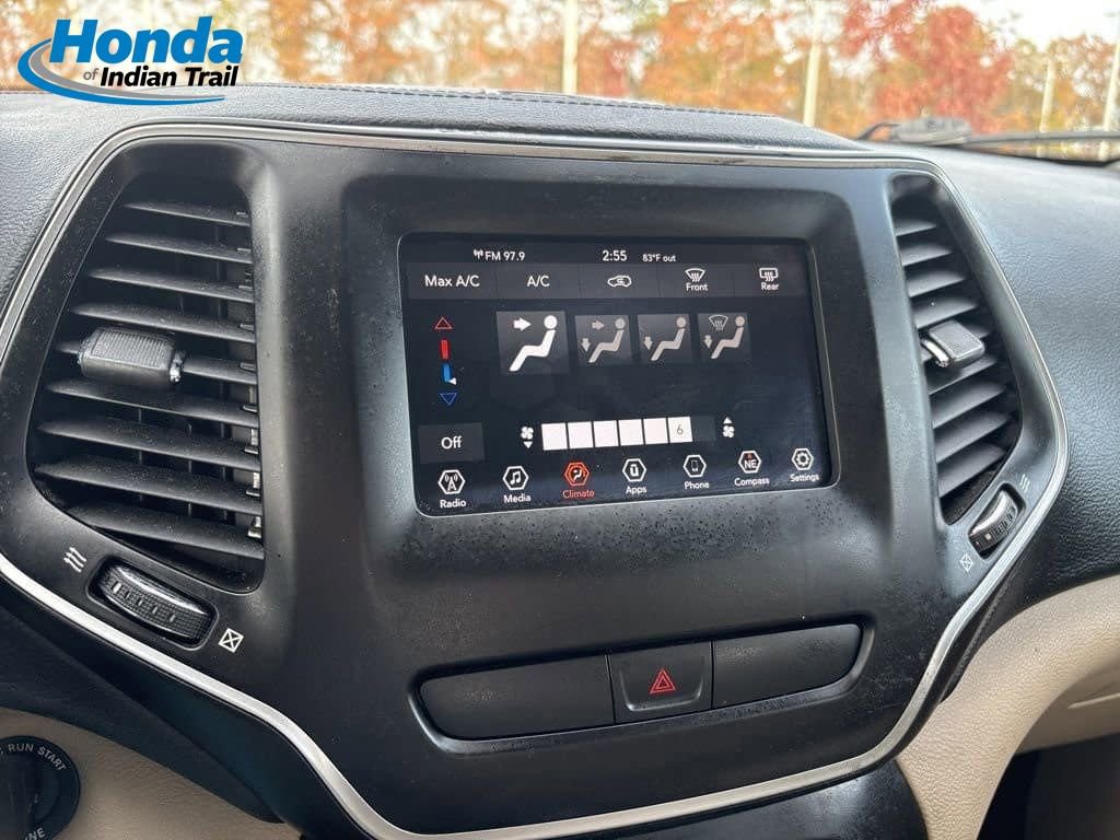 Used 2019 Jeep Cherokee Latitude w/ Popular Appearance Group image 15