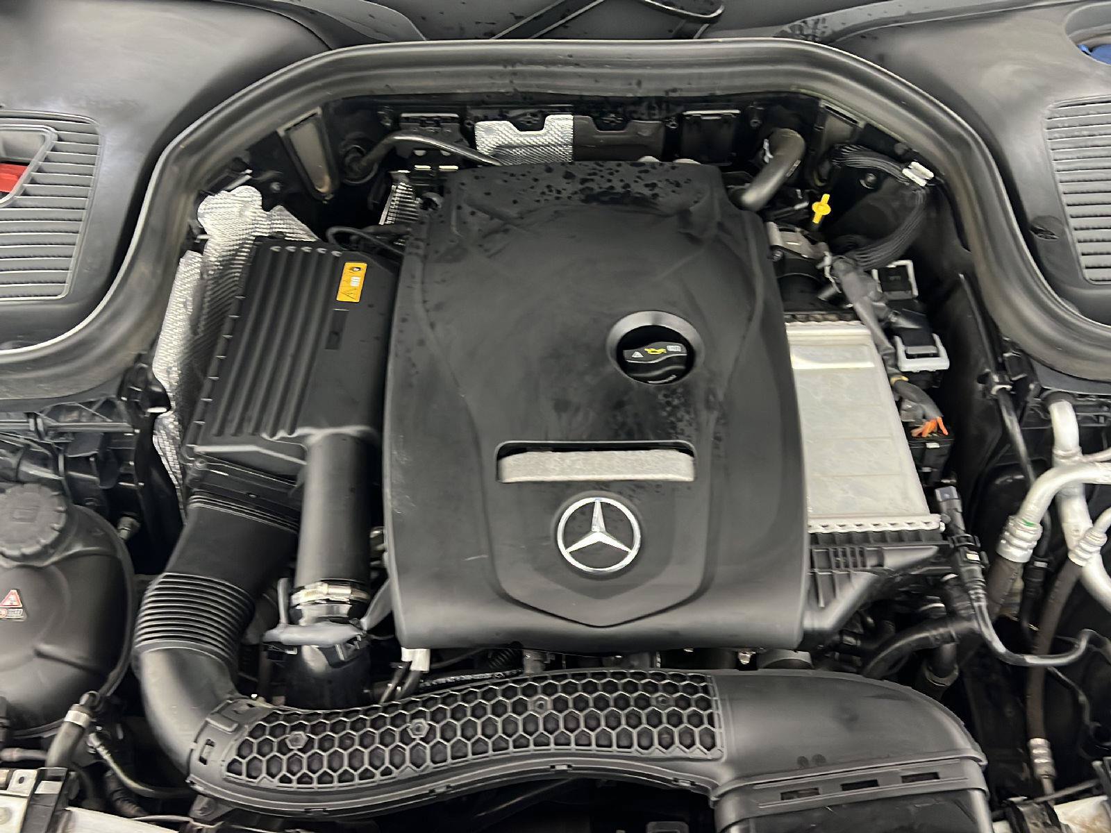 Used 2019 Mercedes-Benz GLC 300 4MATIC image 24