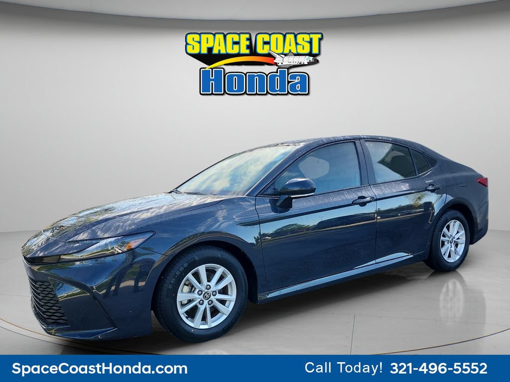 Used 2025 Toyota Camry LE FWD image 7