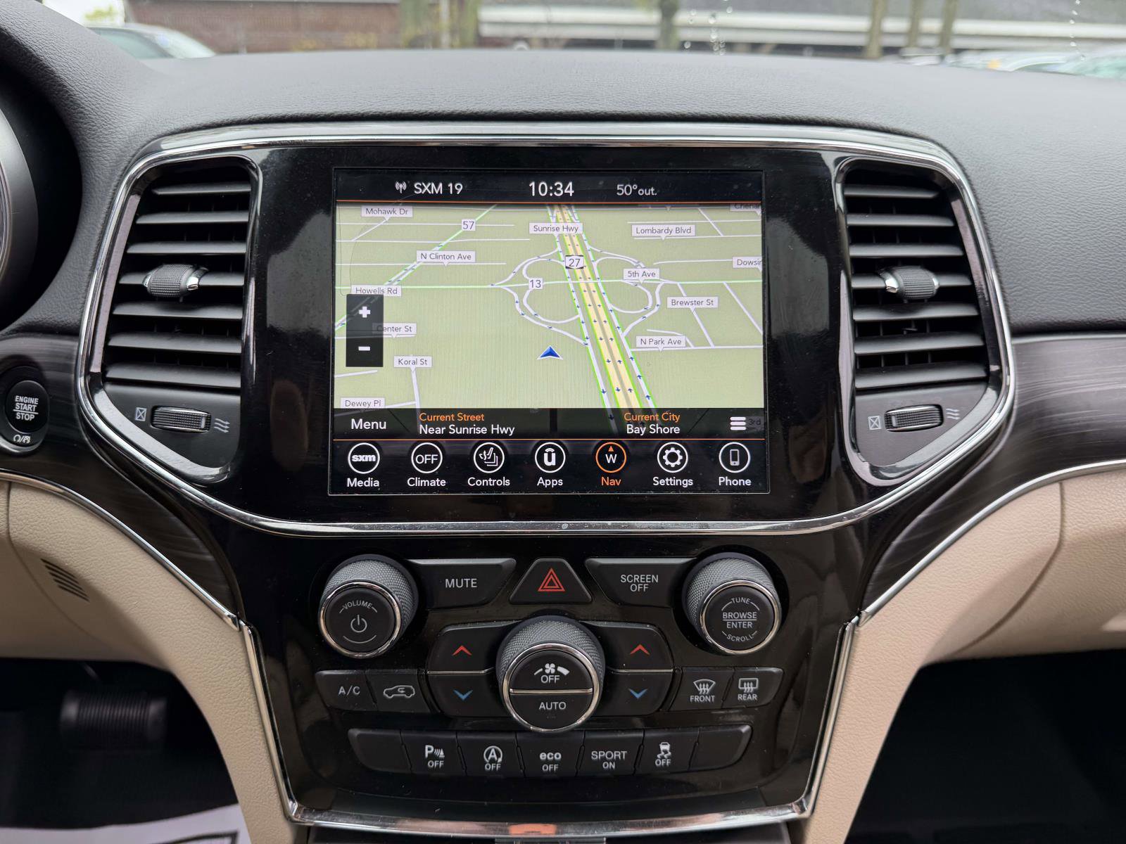 Used 2021 Jeep Grand Cherokee Limited AWD/4WD image 19