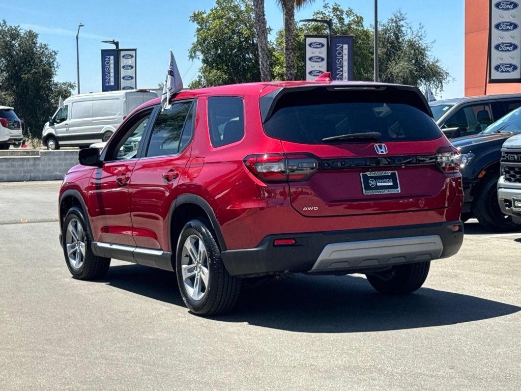 Used 2025 Honda Pilot EX-L image 8