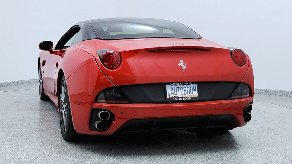 Used 2014 Ferrari California image 4