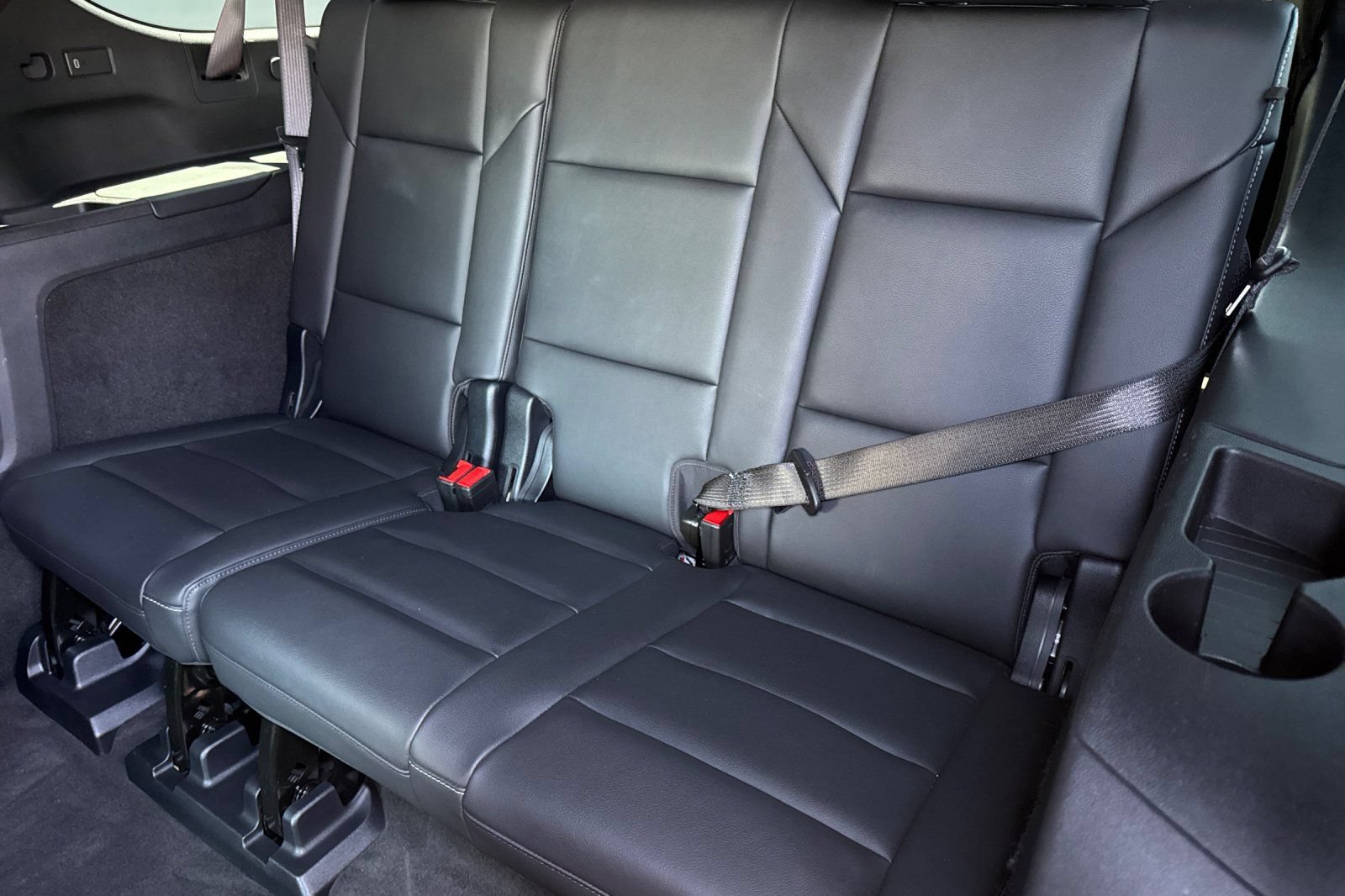 Used 2025 Cadillac Escalade ESV Luxury AWD/4WD image 16