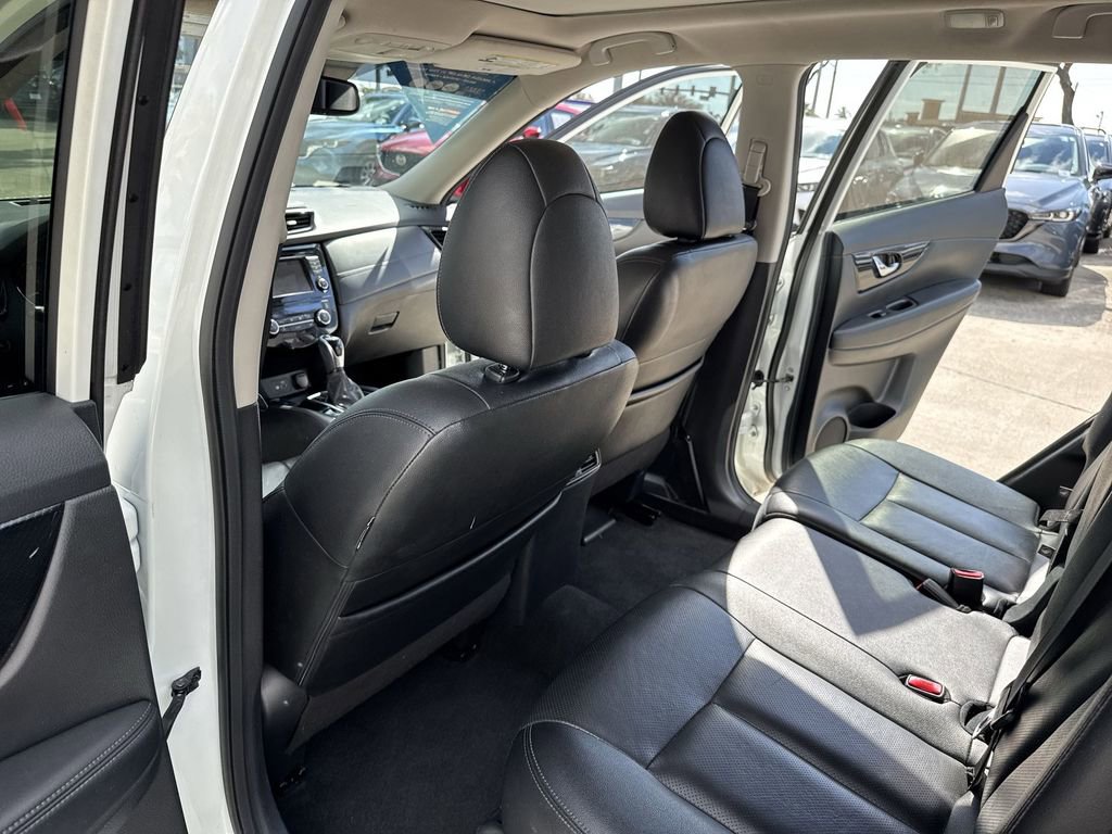 Used 2020 Nissan Rogue SL w/ Premium Package image 34