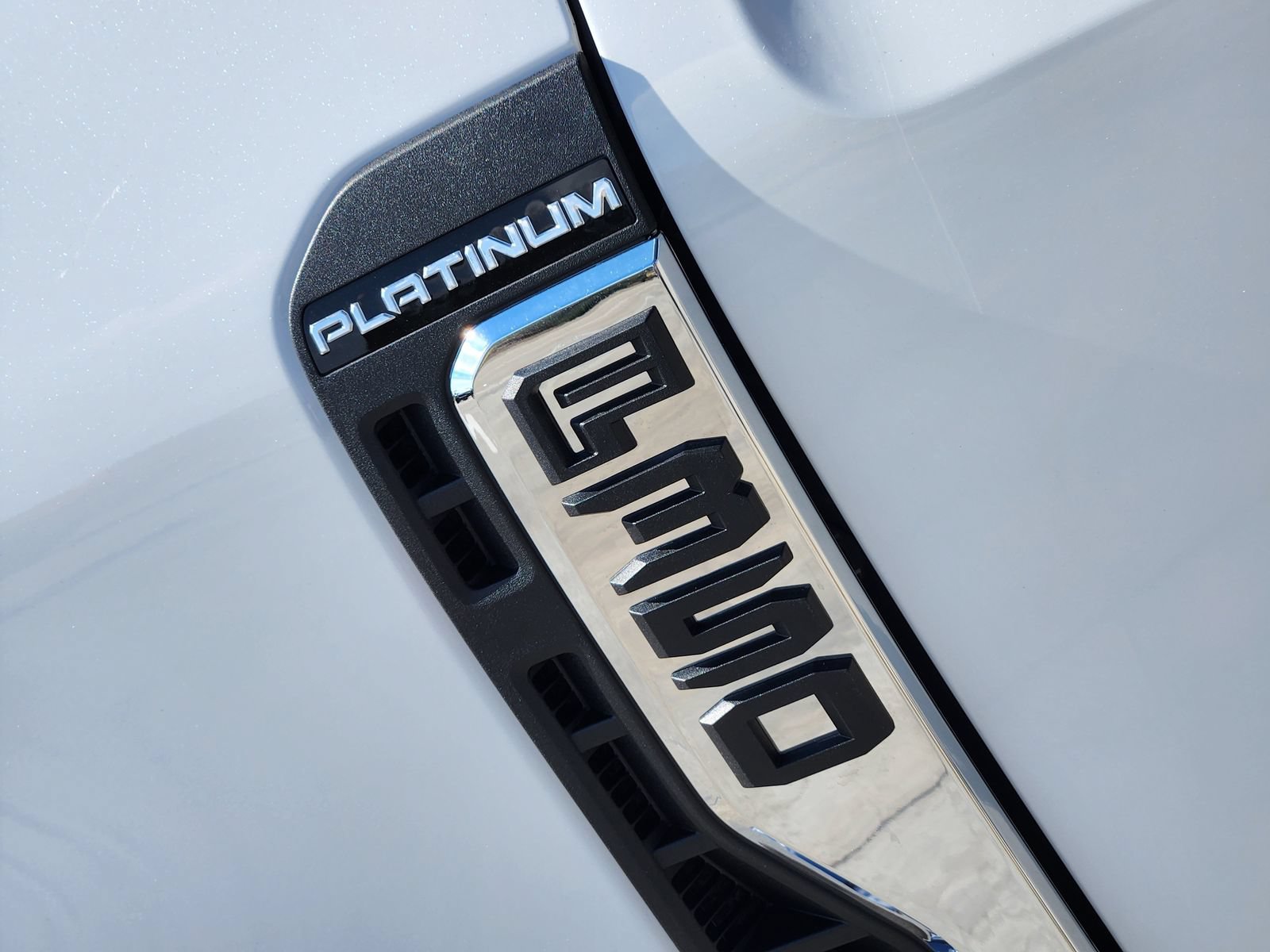 New 2027 Ford F350 Platinum w/ Platinum Plus Package AWD/4WD image 9