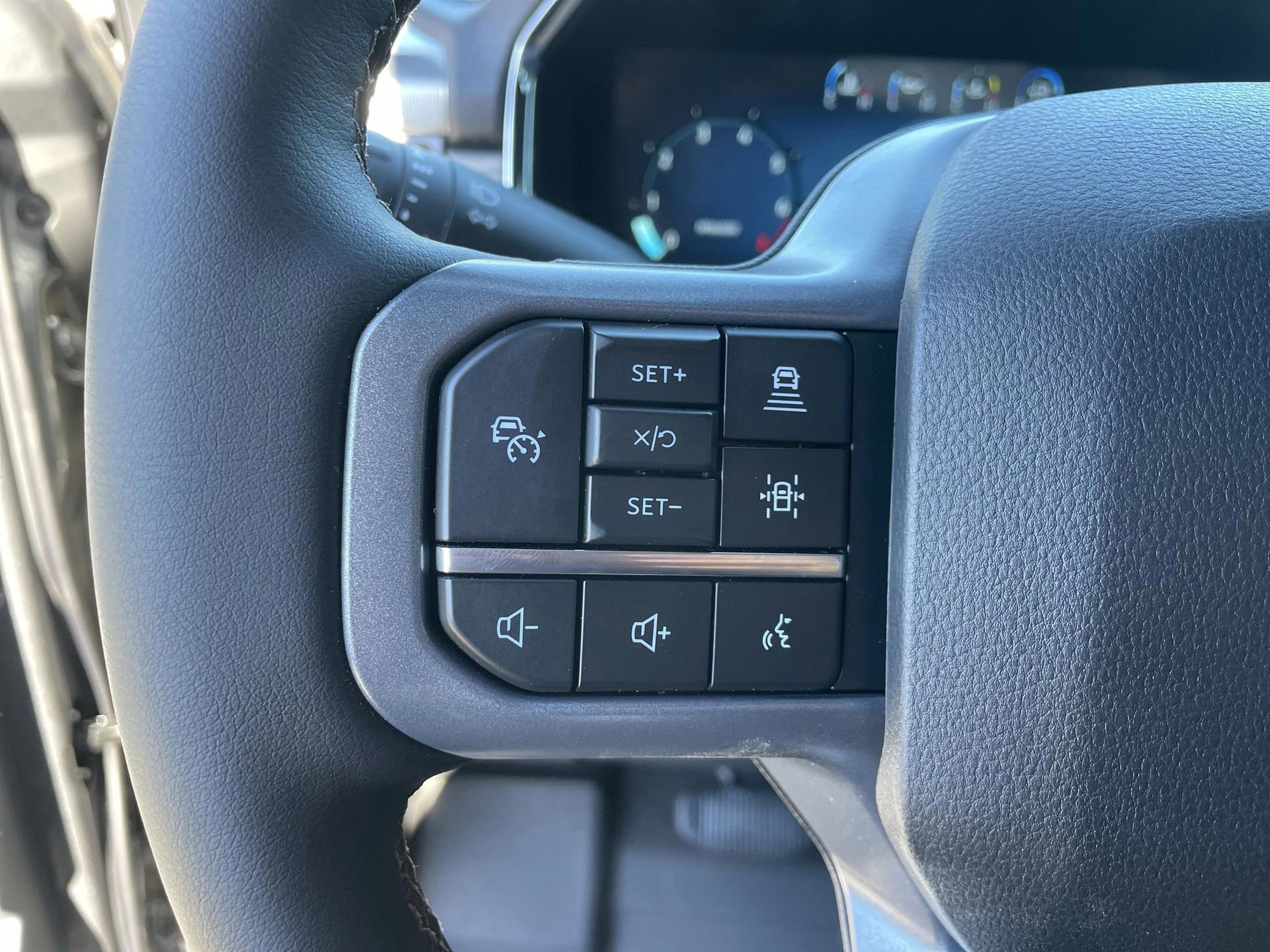 New 2025 Ford F150 Lariat w/ Equipment Group 501A Mid image 13