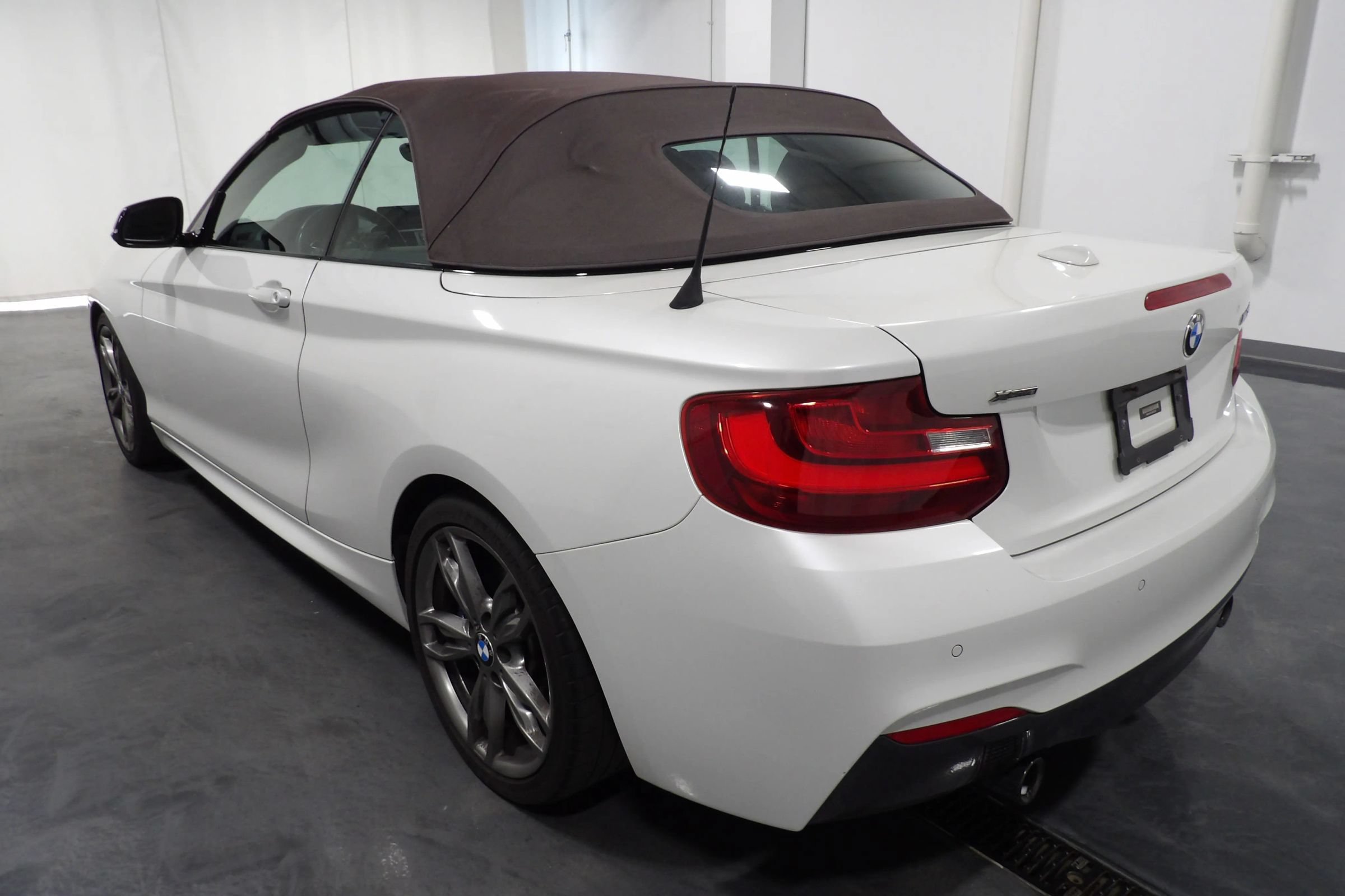 Used 2016 BMW M235i xDrive Convertible AWD/4WD image 7