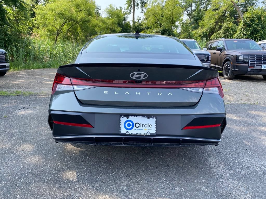 New 2026 Hyundai Elantra SEL Sport Premium FWD image 5