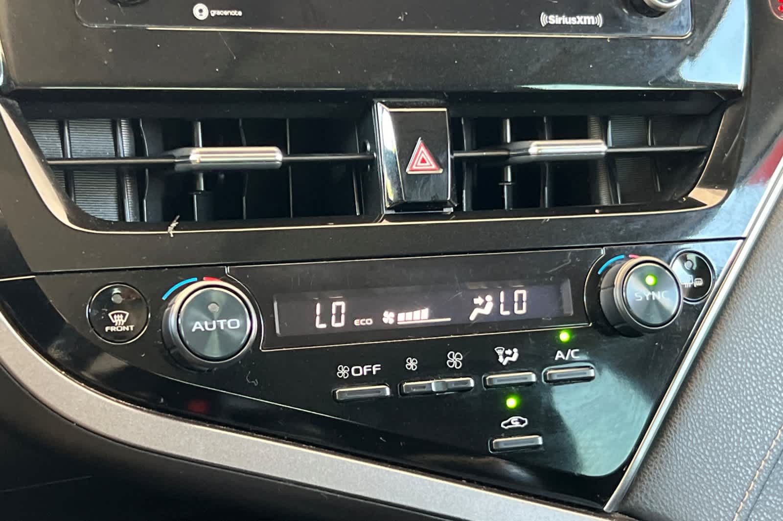 Used 2022 Toyota Camry SE FWD image 20