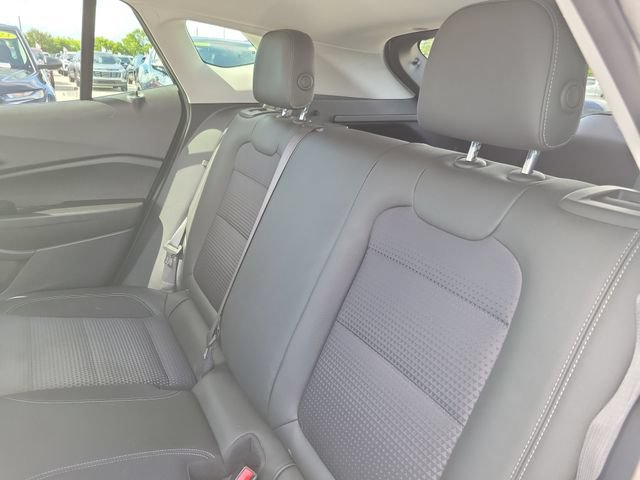 Used 2025 Chevrolet Trax LT FWD image 12