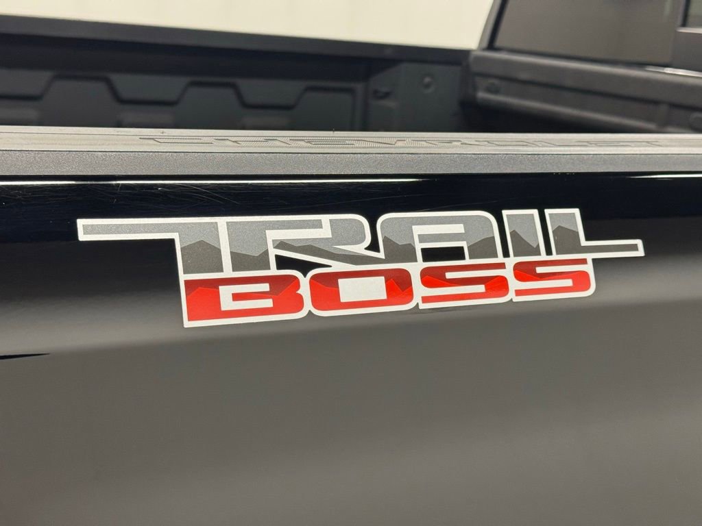Used 2020 Chevrolet Silverado 1500 LT Trail Boss image 29