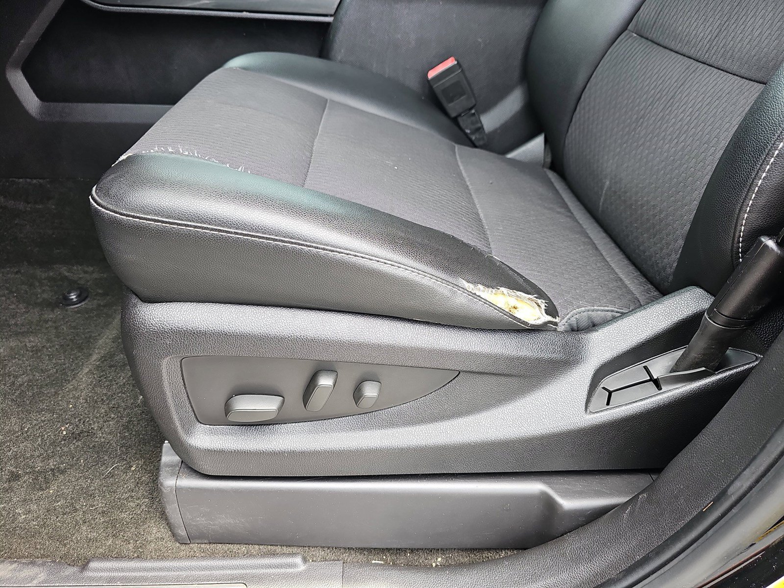 Used 2015 GMC Sierra 1500 SLE w/ All-Terrain Package AWD/4WD image 16