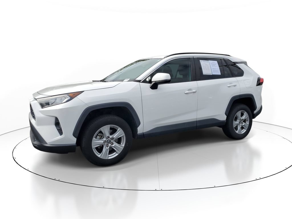 Used 2019 Toyota RAV4 XLE w/ Convenience Package FWD image 3