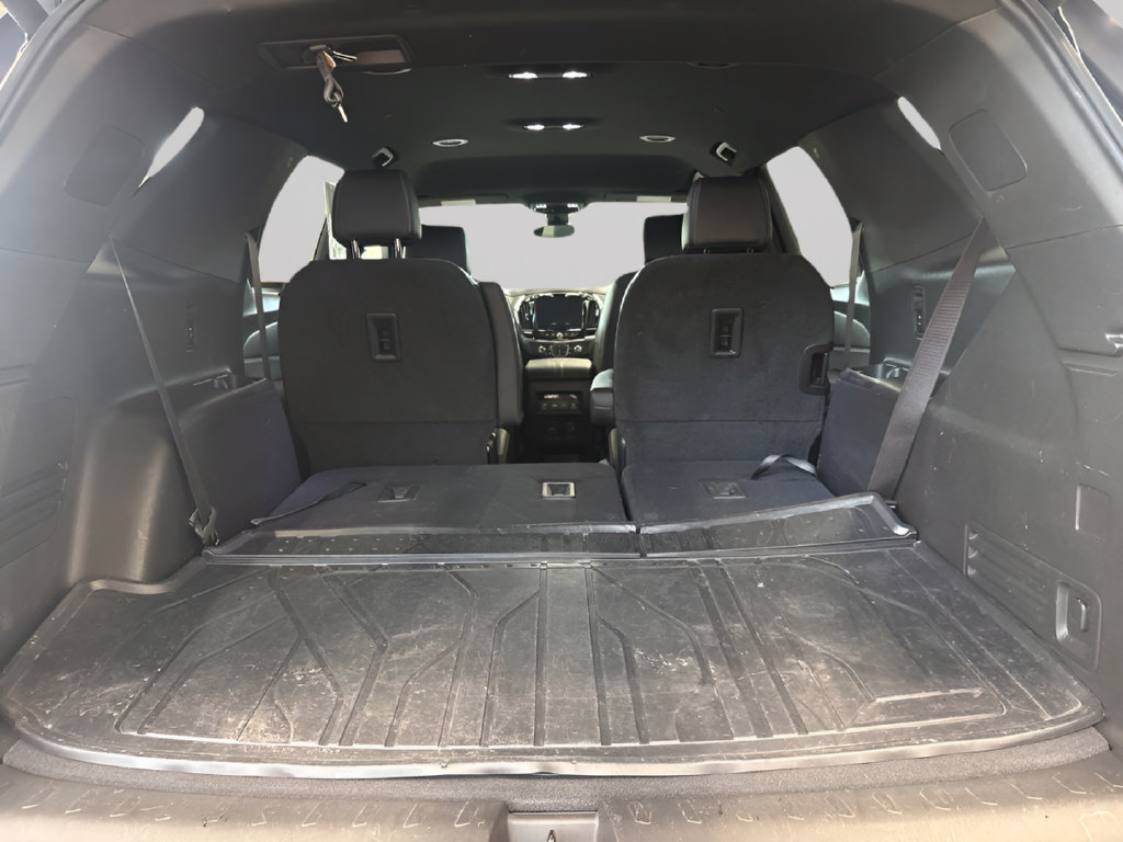 Used 2023 Chevrolet Traverse LT w/ LT Premium Package AWD/4WD image 21