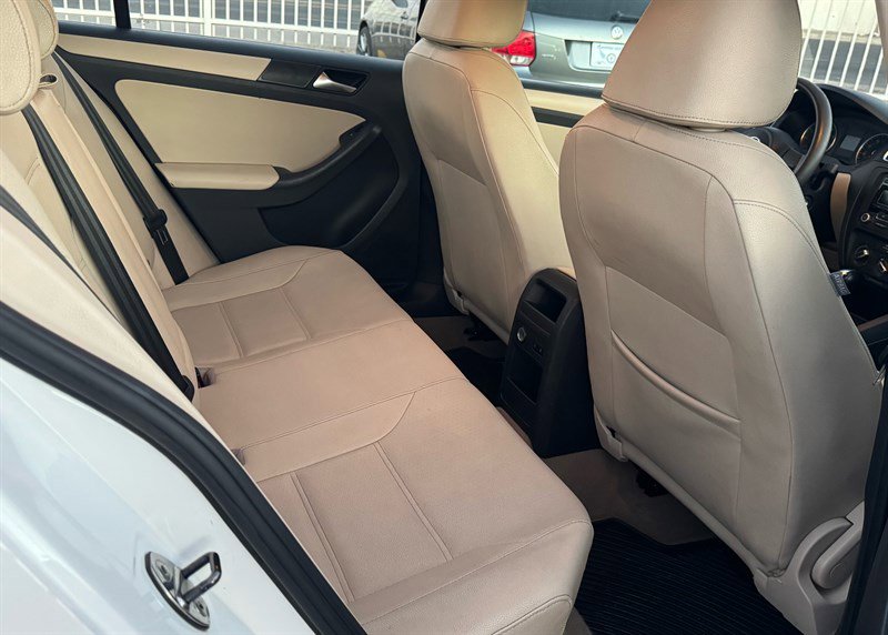 Used 2012 Volkswagen Jetta SE image 12