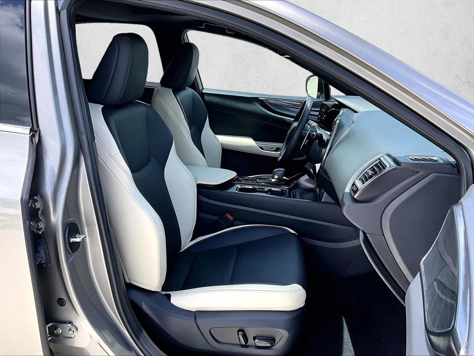 Used 2023 Lexus NX 250 FWD image 9