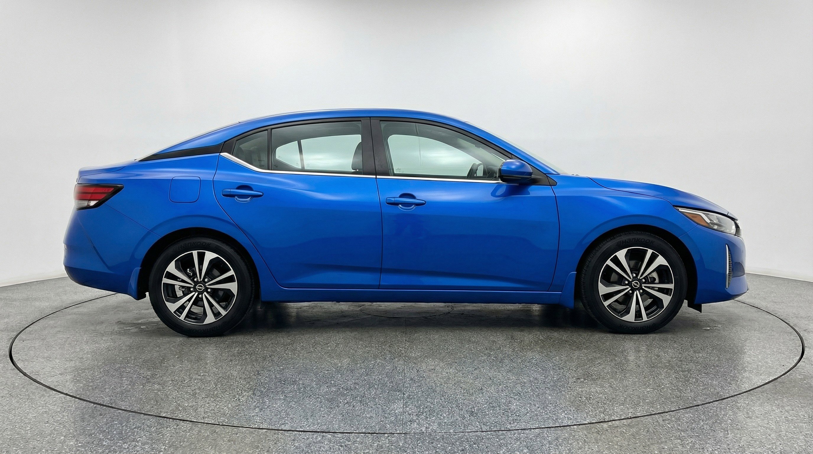 Used 2025 Nissan Sentra SV image 11