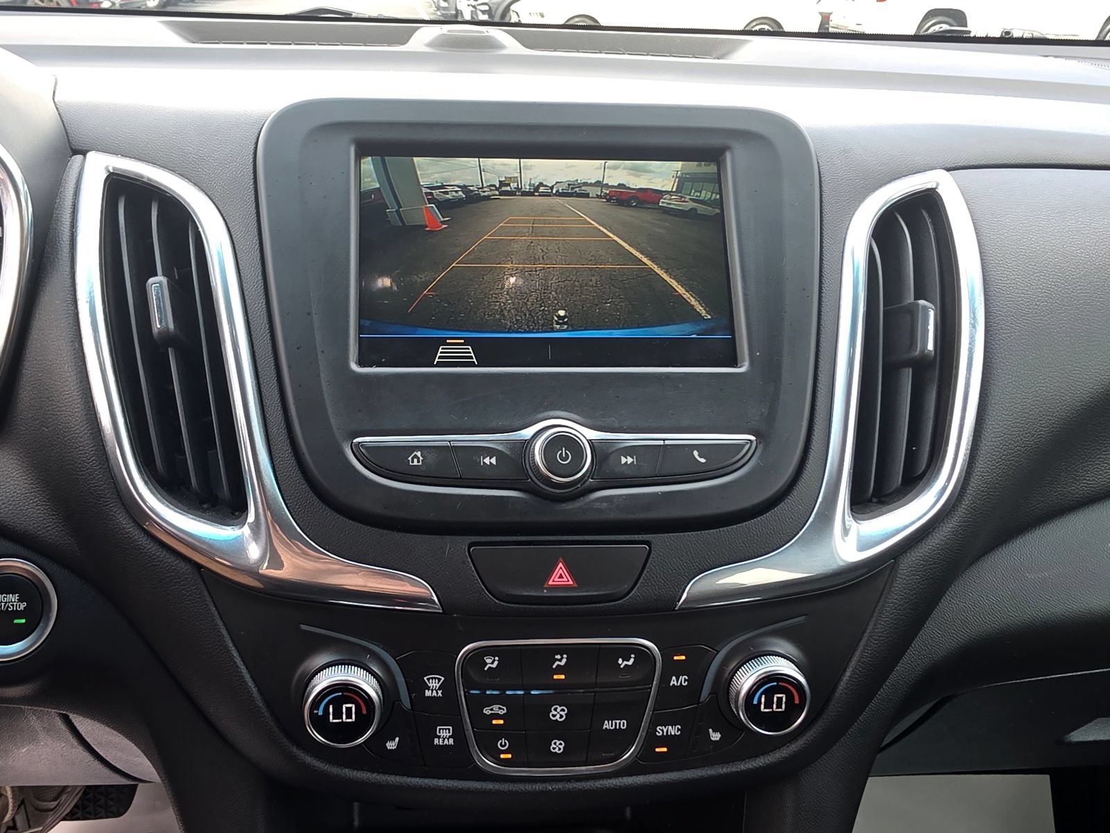 Used 2019 Chevrolet Equinox LT AWD/4WD image 2
