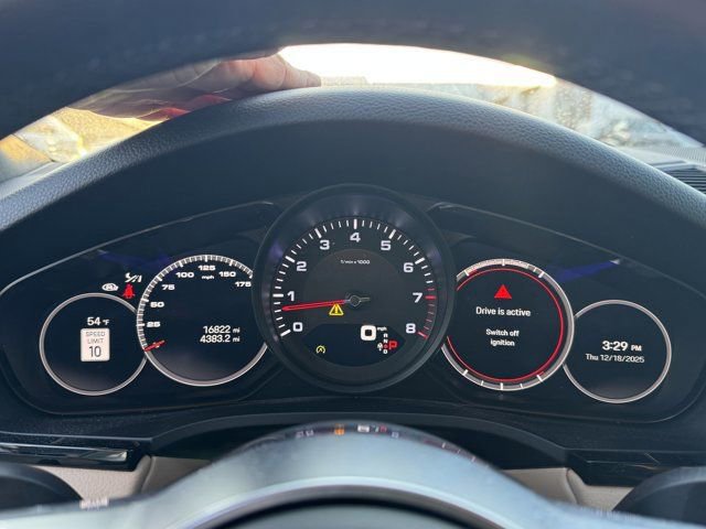 Used 2023 Porsche Cayenne image 20