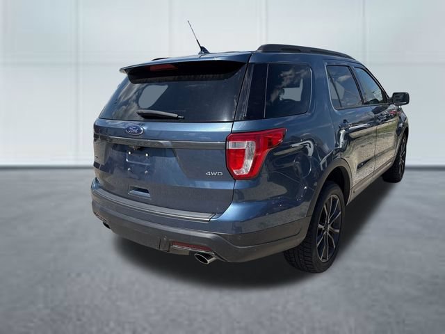 Used 2019 Ford Explorer XLT w/ XLT Sport Appearance Package AWD/4WD image 4