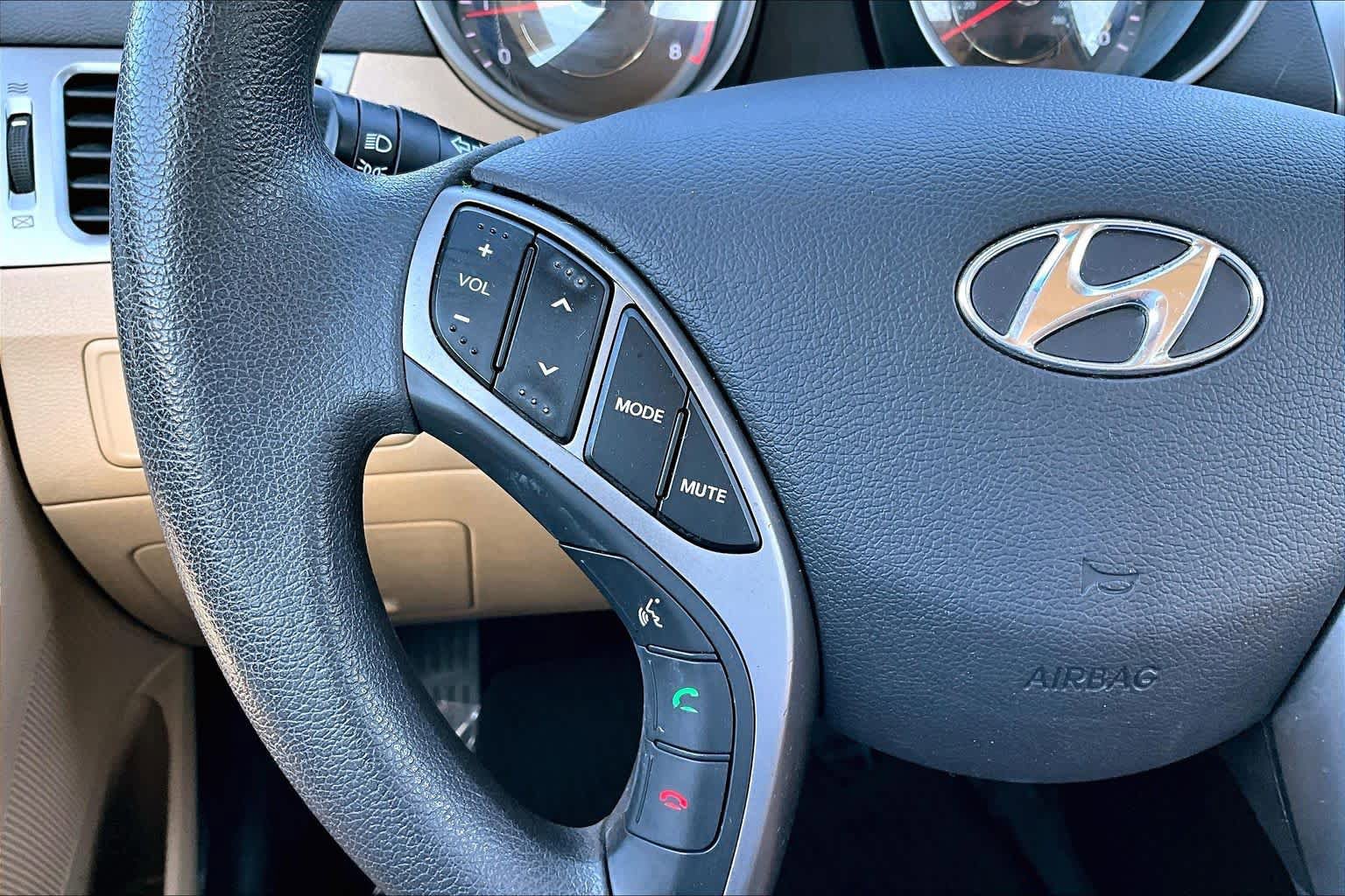 Used 2013 Hyundai Elantra GLS w/ Preferred Pkg FWD image 23