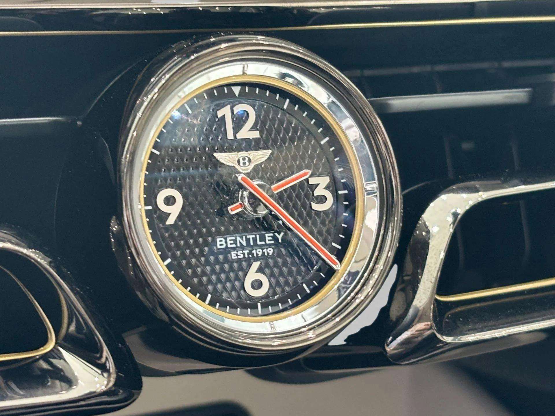 New 2025 Bentley Flying Spur Plug-In Hybrid image 57