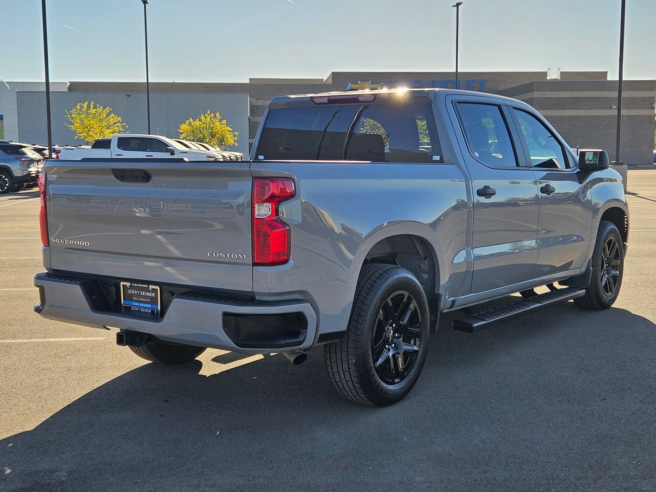 Used 2025 Chevrolet Silverado 1500 Custom image 5