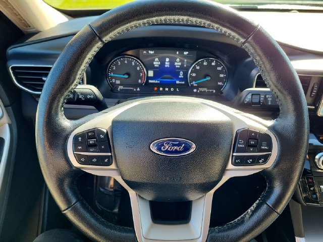 Used 2022 Ford Explorer Limited w/ Equipment Group 301A AWD/4WD image 21