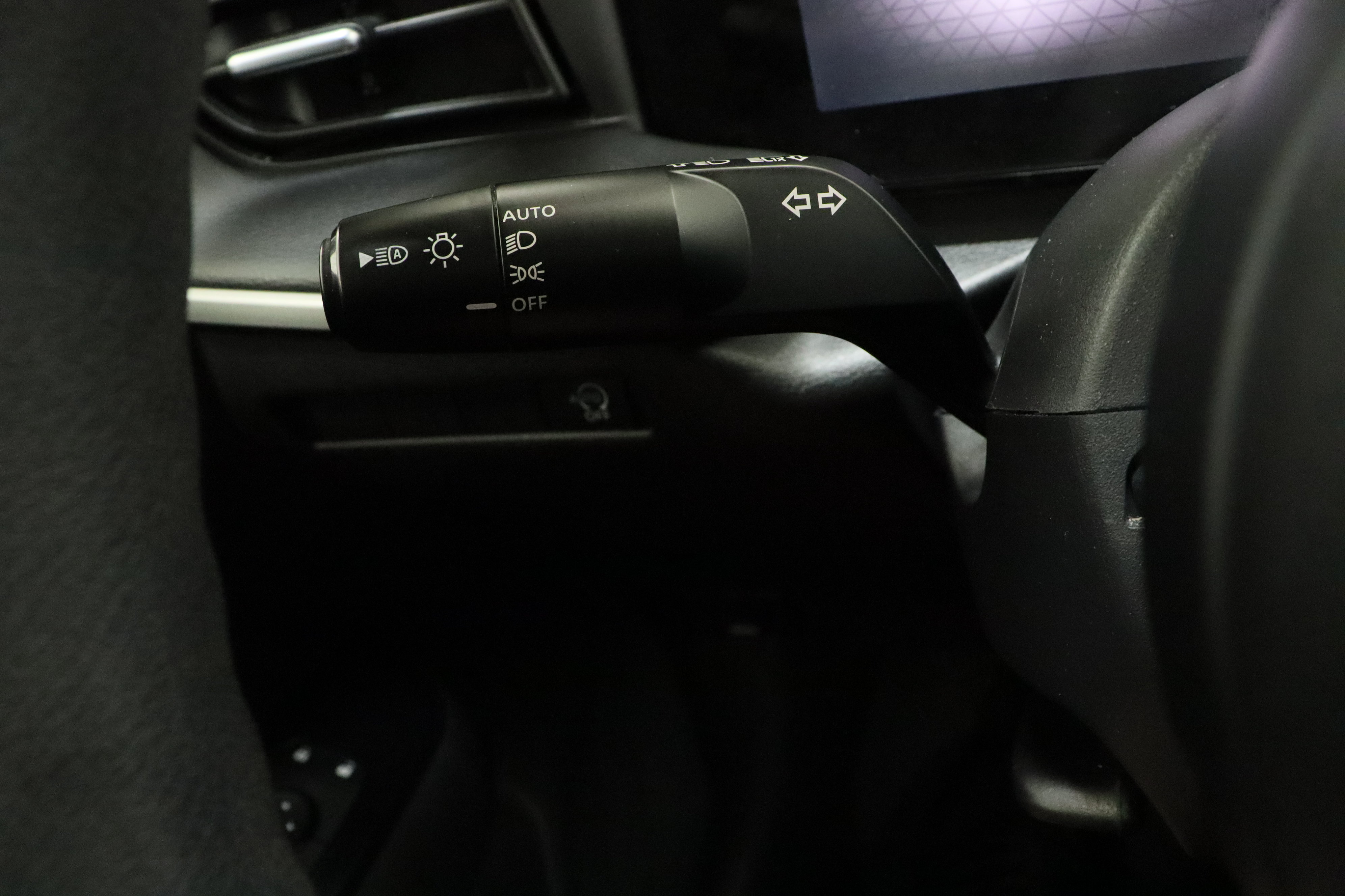 Used 2025 Nissan Kicks S FWD image 23