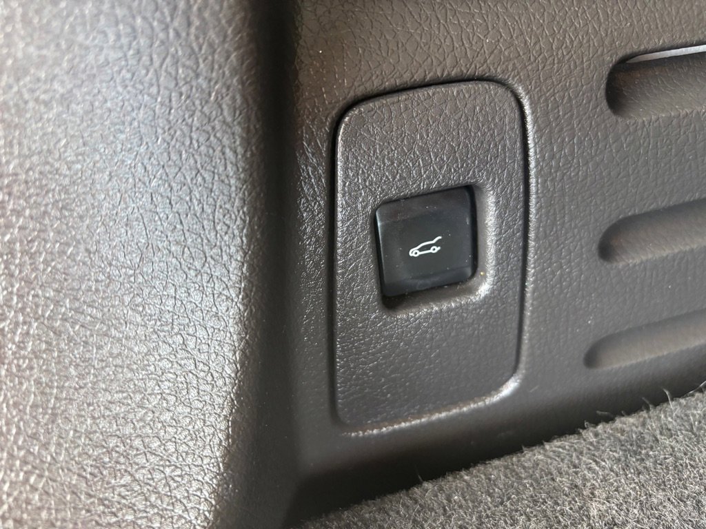 Used 2013 Ford Edge Sport w/ Driver Entry Pkg FWD image 33