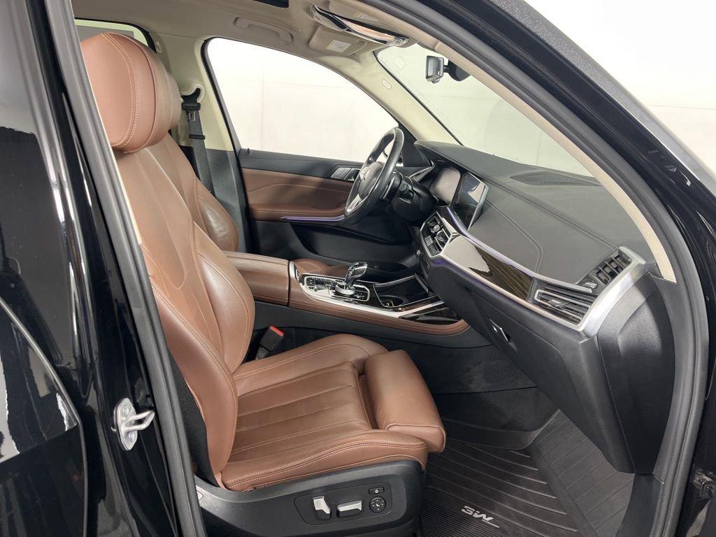 Used 2022 BMW X7 xDrive40i w/ Parking Assistance Package image 7