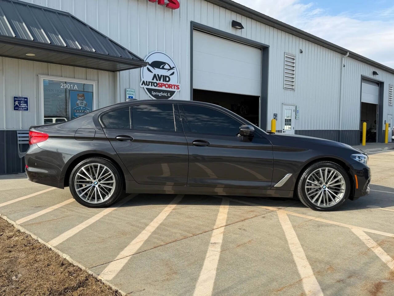 Used 2020 BMW 540i xDrive w/ Premium Package image 3