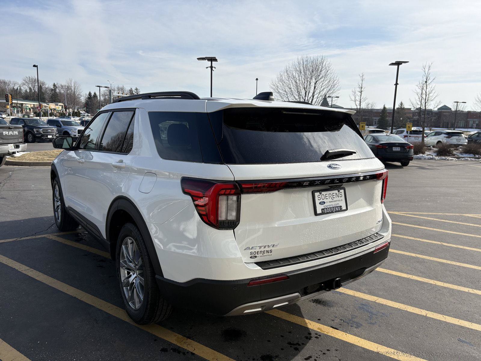 New 2026 Ford Explorer Active w/ Active Comfort Package AWD/4WD image 4