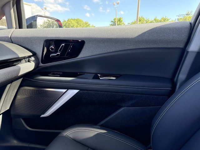 Certified 2025 Cadillac Optiq Sport 1 AWD/4WD image 24