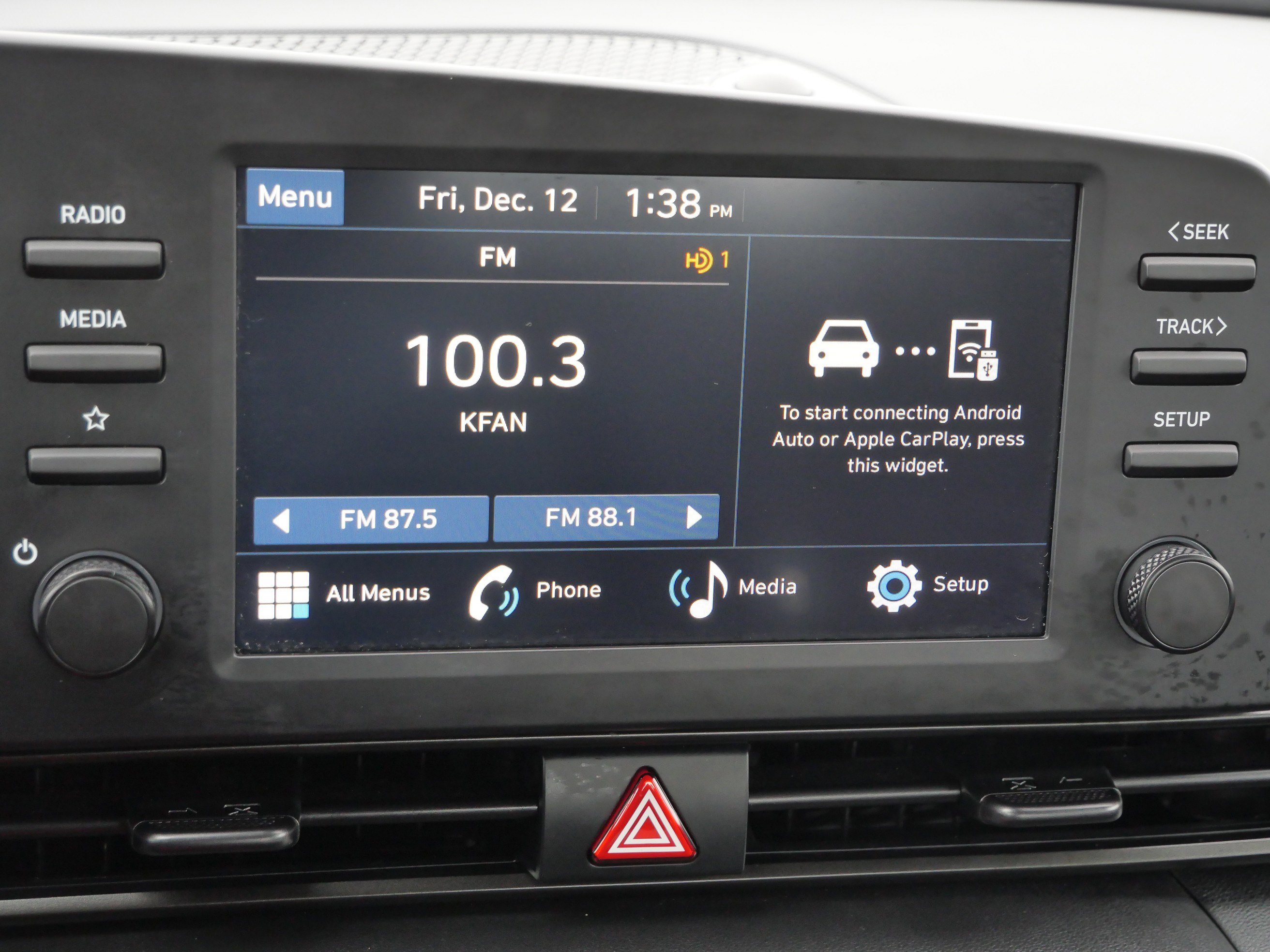 Certified 2025 Hyundai Elantra Sport image 23