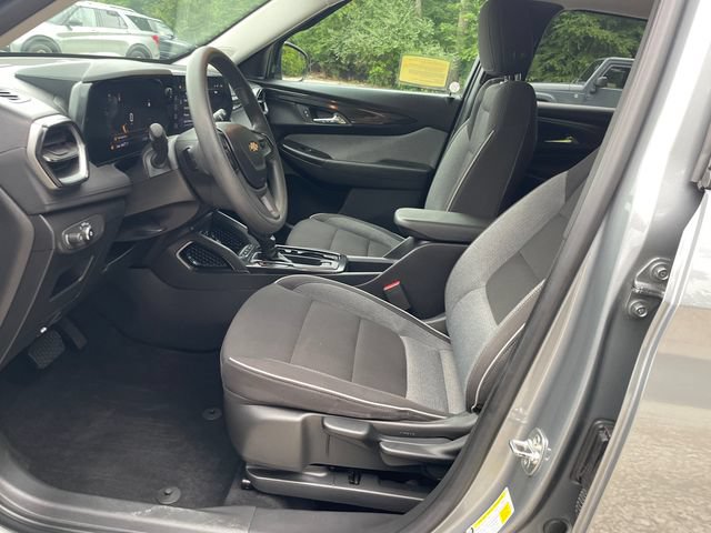 Used 2024 Chevrolet TrailBlazer LS w/ LS Convenience Package AWD/4WD image 36